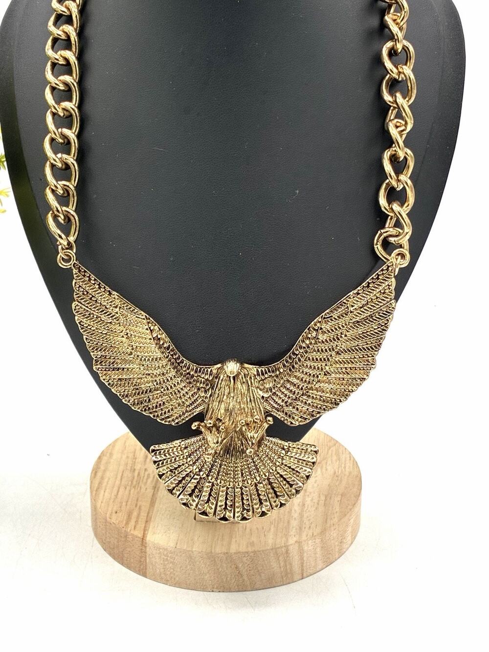 Candieโs NOS Gold Tone Eagle Statement Necklace 4.5โ Wingspan Vintage Style